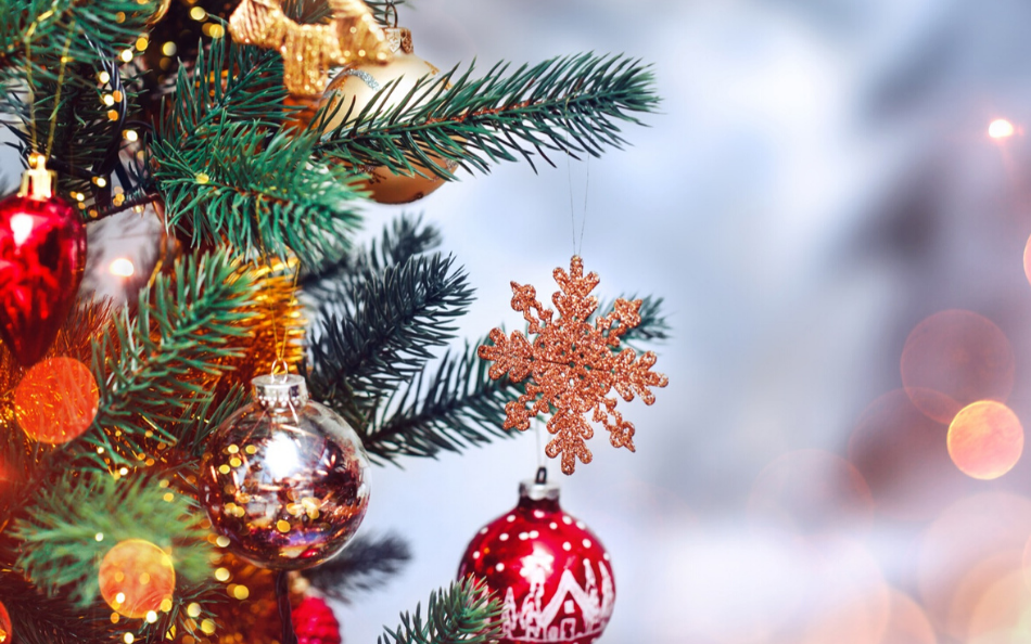 Essential Christmas Decorations Every Home Needs - A Guide on How to ...